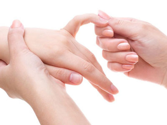 经常手脚麻木+先查有无神经损害